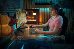 Logitech G915 X Lightspeed TKL amerikai nemzetk&ouml;zi Clicky billentyűzet fekete (920-012757)