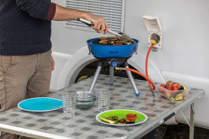 Campingaz Party Grill 400 Caravan Connect gáztűzhely, gázgrill (fekete/kék, 30mbar, lakókocsi csatlakozóval, 2023-as modell) (2177091)