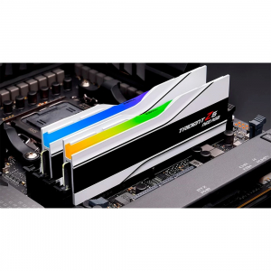 G.Skill DDR5 - 32GB - 6400 - CL - 32 (2x 16 GB) dual kit, RAM (fehér, (F5-6400J3239G16GX2-TZ5NRW), Trident Z5 NEO RGB, AMD EXPO)