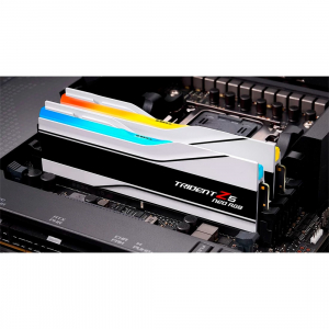 G.Skill DDR5 - 32GB - 6400 - CL - 32 (2x 16 GB) dual kit, RAM (fehér, (F5-6400J3239G16GX2-TZ5NRW), Trident Z5 NEO RGB, AMD EXPO)