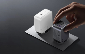 UGREEN Nexode Pro 65W USB-A + 2xUSB-C hálózati töltő + USB-C kábel (25871)