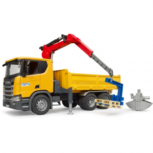 BRUDER Scania Super 560R Baustellen-LKW mit Kran und 2 Paletten (BRUDER) (03551)