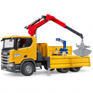 BRUDER Scania Super 560R Baustellen-LKW mit Kran und 2 Paletten (BRUDER) (03551)