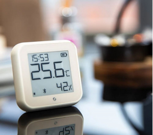 Shelly Plus H&T GEN3 WiFi + Bluetooth p&aacute;ratartalom &eacute;s hőm&eacute;rs&eacute;klet szenzor elef&aacute;ntcsont (SHELLY-HT-GEN3-IV)