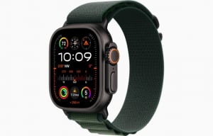 Apple Watch Ultra 2 GPS + Cellular 49mm (új bevonat) fekete titántok, sötétzöld alpesi pánt M méret (MX4R3CM/A)