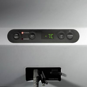 Mobicool Kompresszoros hűtől&aacute;da 12 V, 24 V, 230 V, k&eacute;k/feh&eacute;r, 31 l,  MCF32 12/230 V (9600024951)