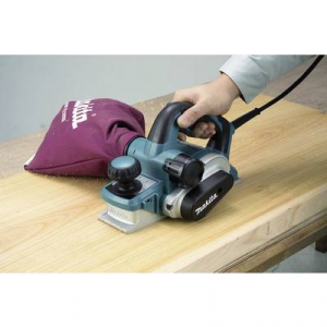 Makita  Elektromos gyalu Gyaluszélesség: 82 mm 850 W Hajtási mélység (max.): 25 mm (KP0810J)