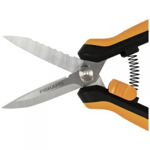 Fiskars  (1063328) Solid&trade; SP320 Kerti oll&oacute;