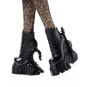 Mattel Monster High x Wednesday baba - Wednesday (HXJ04)