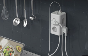 Tessan 6x AC, 2x USB-A, 1x USB-C hálózati elosztó (TS-306-C)