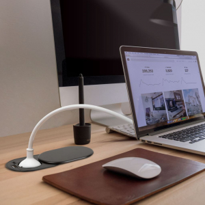 Delight rejtett beépíthető konnektor + USB-A + USB-C csatlakozó (20463BK)
