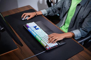 Razer BlackWidow V3 Roblox Edition Green Switch US billentyűzet (RZ03-03542800-R3M1)