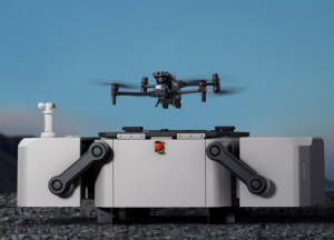 DJI Matrice 30T dr&oacute;n + DJI Dock + DJI Care Enterprise Basic akkumul&aacute;tor &eacute;s t&aacute;vir&aacute;ny&iacute;t&oacute; n&eacute;lk&uuml;l (DJIMATRICE30T_DB_ESB)