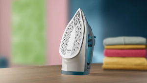 Philips 2000 Series gőzölős vasaló mély benzinkék (DST2030/90)
