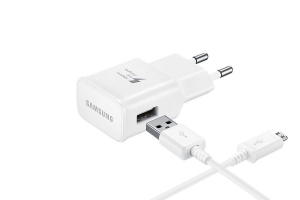 Samsung USB-A hálózati töltő fehér "Gigapack csomagolás" (EP-TA20EWEUGWW)
