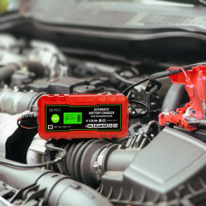 M.N.C. autós akkumulátor töltő (55784D)