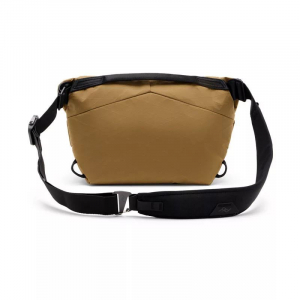 Peak Design Everyday V2 Sling 3L Coyote fot&oacute;s t&aacute;ska barna (BEDS-3-CY-3)