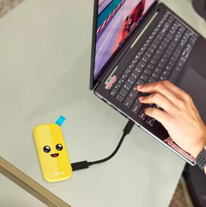 1TB Sandisk Fortnite Peely Edition külső SSD meghajtó sárga (SDSSDE30-1T00-G25F)