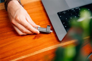 128GB Verbatim "Dual QuickStick" USB-A/C 3.2 Gen1 pendrive fekete (32040)