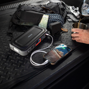 Nebo Assist-Air Jump Starter, 1500 A, 55,5 Wh akkumulátor, 120 PSI, 1x USB-A (2,1 A), 1x USB-C (20 W), 200 lm, indítás rásegítő (NEB-PBK-0004-G)