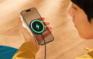 UGREEN W703 MagSafe vezet&eacute;k n&eacute;lk&uuml;li t&ouml;ltő 15W (55206)