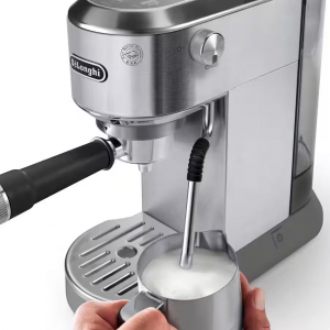 DeLonghi Dedica Duo manu&aacute;lis espresso k&aacute;v&eacute;főző met&aacute;l sz&iacute;nű (EC890.M)