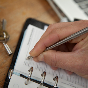 True Utility Telepen, , teleszk&oacute;pos kialak&iacute;t&aacute;s, sz&aacute;lcsiszolt rozsdamentes ac&eacute;l test, alum&iacute;nium h&aacute;z, 3 tollbet&eacute;t, m&aacute;gneses v&eacute;g (TU246K)