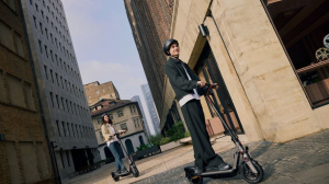 Segway Ninebot eKickScooter F3 E elektromos roller (8721008535791)