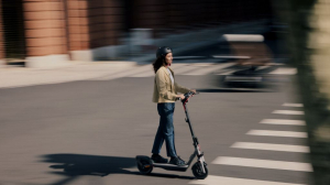 Segway Ninebot eKickScooter F3 E elektromos roller (8721008535791)