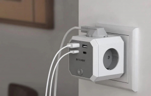 BlitzWolf BW-EC2 4x AC  2x USB-A  2x USB-C elosztó fehér-szürke