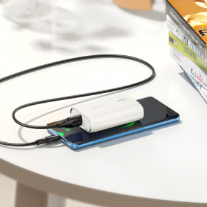 Borofone BJ21 Powerbank 10000mAh USB + Type-C PD 20W QC 3.0 18W fehér (BJ21-feher)