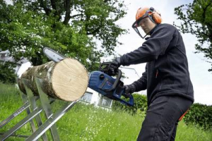 Bosch Professional GKE 18V-40 Akku Akkus l&aacute;ncfűr&eacute;sz Penge hossza 360 mm (akku n&eacute;lk&uuml;l) (06008D3000)