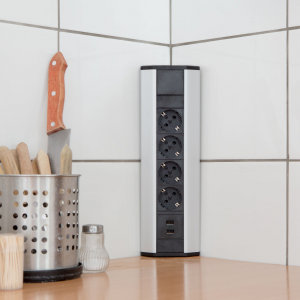 Delight Sarokeloszt&oacute; 4 x 250V, 16A 2 x USB, 2,1A alum&iacute;nium h&aacute;z (20484)