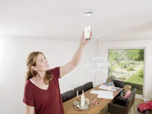 Hekatron Genius Plus X Modell 2020+Basis X Vezet&eacute;k n&eacute;lk&uuml;l f&uuml;stjelző 10 &eacute;ves elem&eacute;lettartammal, vezt&eacute;k n&eacute;lk&uuml;lire alak&iacute;that&oacute; Elemekről &uuml;zemeltetett (O x