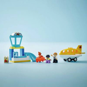 Lego Első l&aacute;togat&aacute;s a rep&uuml;lőt&eacute;ren (10443)