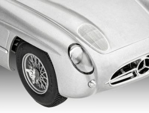 Revell Mercedes-Benz 300 SLR 70th Anniversary Aut&oacute;modell &eacute;p&iacute;tők&eacute;szlet 1:24 (05633)