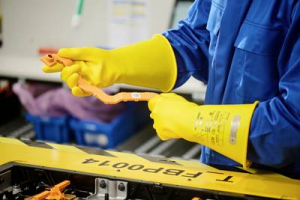 Ansell ActivArmr  Nat&uacute;r latex Szerelő kesztyű M&eacute;ret (kesztyű): 12 EN 21420:2020, EN 60903 1 p&aacute;r (RIG011Y120)