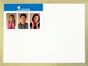 Victoria Feh&eacute;rt&aacute;bla, nem m&aacute;gneses, 30x40 cm, fa keret,  (VVI1)