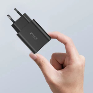 Tech-Protect NC30W h&aacute;l&oacute;zati t&ouml;ltő adapter 2 x Type-C + USB-A aljzat QC3 fekete