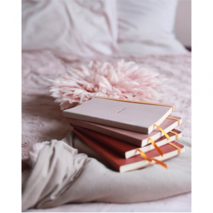 Rhodia Napl&oacute; Clairefontaine rama A/5 80 lapos vonalas puha fedeles, gumis, f&uuml;st&ouml;s p&uacute;derr&oacute;zsasz&iacute;n (117373C)