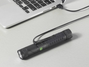 TOOLCRAFT K&eacute;zil&aacute;mpa Akkur&oacute;l &uuml;zemeltetett LED M&aacute;gneses tart&oacute;val, &Aacute;ll&iacute;that&oacute;, &Ouml;vcs&iacute;ptetővel, Nagy hat&oacute;t&aacute;v 3000 lm 4 &oacute;ra 238 g (TO-9469533)