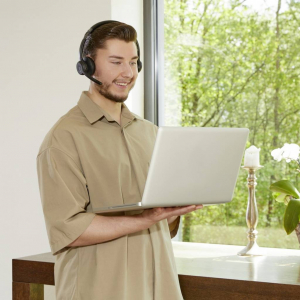 Hama BT700 On Ear headset Bluetooth Stereo Fekete Headset, Hangerő szab&aacute;lyoz&aacute;s Sz&aacute;m&iacute;t&oacute;g&eacute;p (00139938)