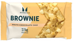 MyProtein Protein Brownie 75 g, Feh&eacute;r csokol&aacute;d&eacute; protein szelet - 30 g feh&eacute;rjetartalom (100 g term&eacute;kben)