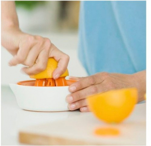 Fiskars FUNCTIONAL FORM  gy&uuml;m&ouml;lcsfacsar&oacute;, citruszpr&eacute;s gy&uuml;m&ouml;lcscentrifuga citrusf&eacute;l&eacute;khez - k&eacute;zi (1016125)