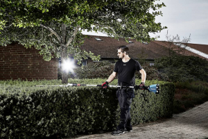 Makita Akkus t&ouml;bbfunkci&oacute;s meghajt&oacute; Akku n&eacute;lk&uuml;l (DUX60Z)