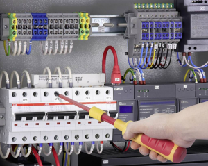 TOOLCRAFT 1~6 Nm Megford&iacute;that&oacute; csavarh&uacute;z&oacute; k&eacute;szlet 9 r&eacute;szes VDE, Villanyszerelő (TO-9991041)