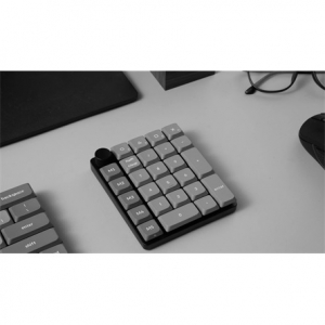 Keychron K0 Max Bluetooth / vezet&eacute;k n&eacute;lk&uuml;li Milk POM Red mechanikus numerikus billentyűzet fekete (K0M-H1)