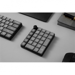 Keychron K0 Max Bluetooth / vezet&eacute;k n&eacute;lk&uuml;li Milk POM Red mechanikus numerikus billentyűzet fekete (K0M-H1)