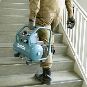 Makita AC001GZ Akkus sűr&iacute;tett levegős kompresszor 9.3 bar (AC001GZ;1)