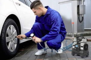 TOOLCRAFT TO-8952876 L&eacute;gkompresszor 18 VDC/230 VAC 9 bar (TO-8952876;0)